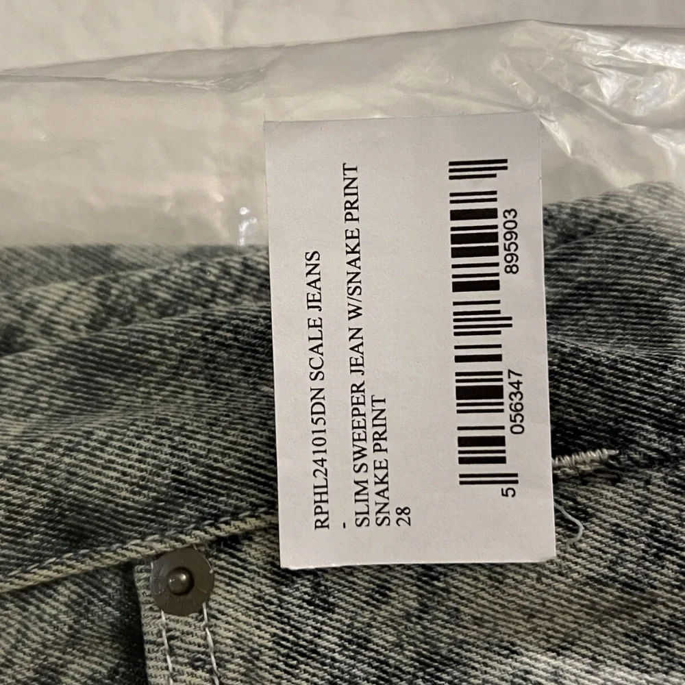 BRAND NEW Ragged Priest Snake Print Jeans Slim Sweeper Jean wSnake Print SIZE 28 - Picture 4 of 6